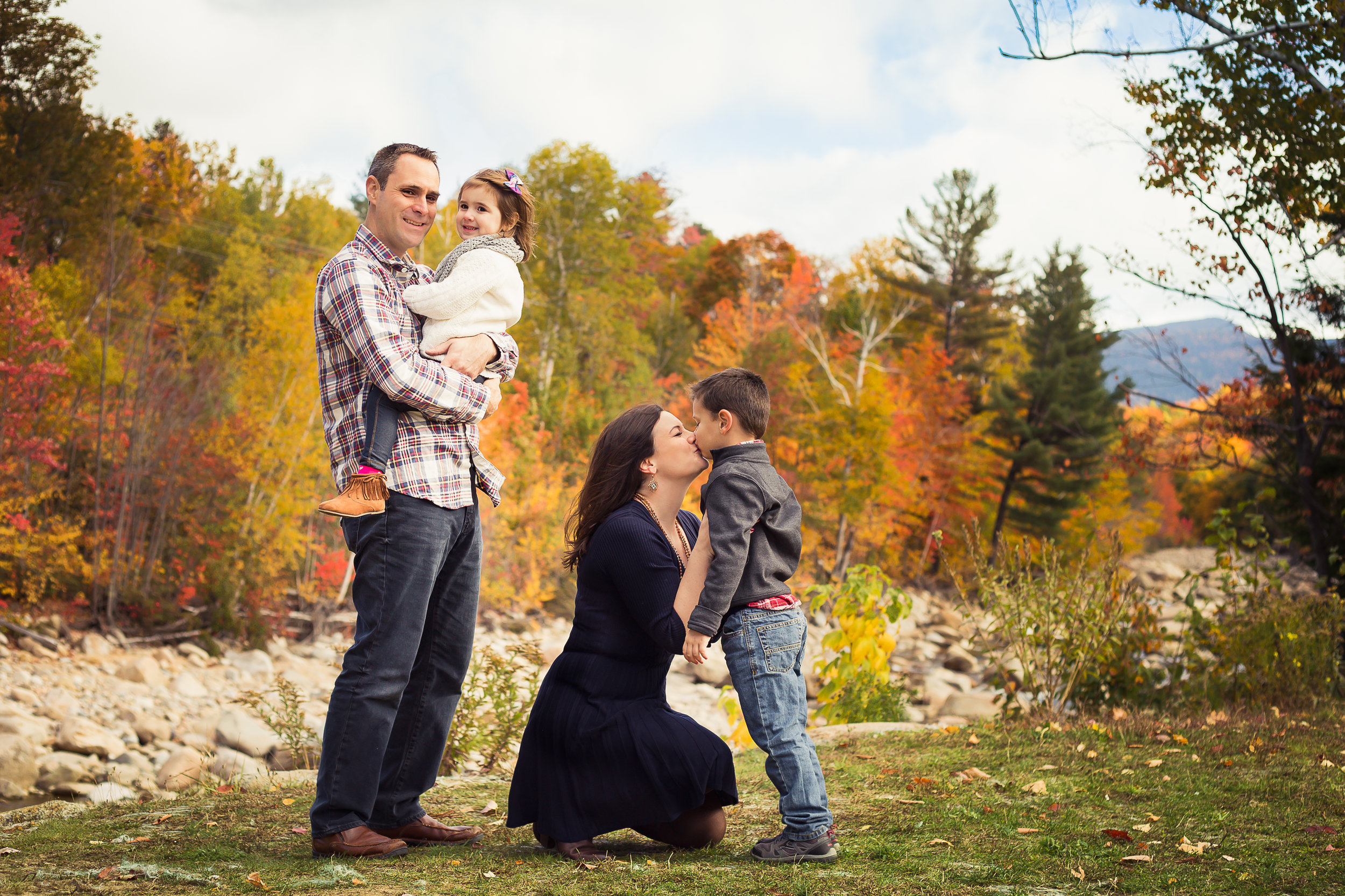 maternity session with family of four