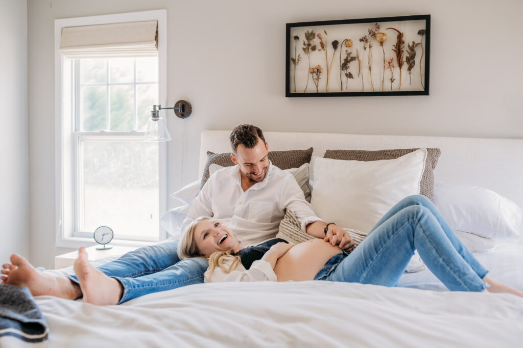 Dad looking at mom's belly